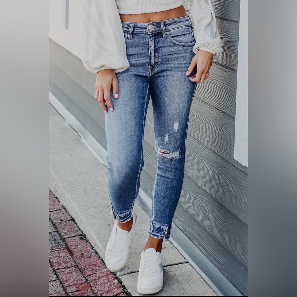 Women’s‎ Distressed Frayed Ankle
Skinny Jeans
